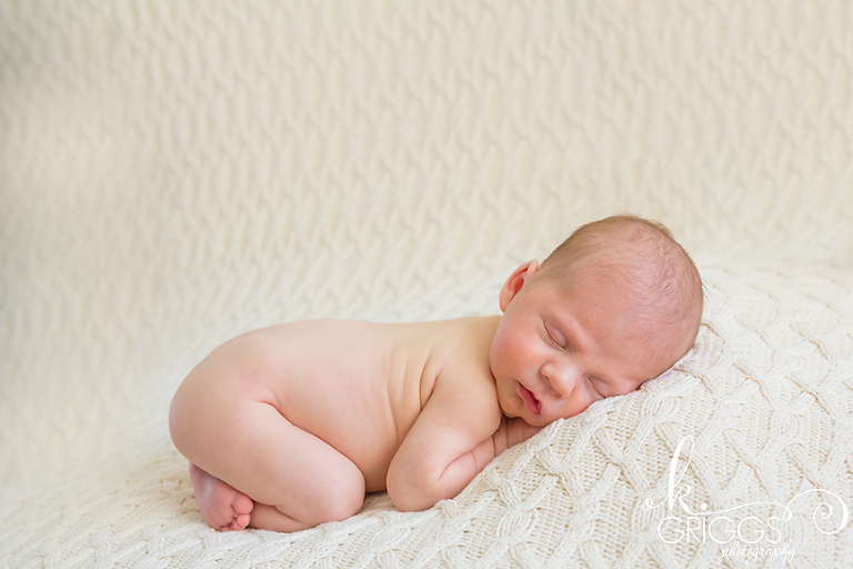 St Louis Newborn Photographer - KGriggs Photography - newborn baby girl on blanket