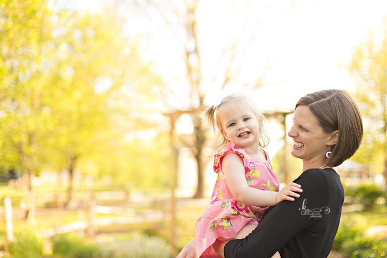 mom and daughter in Faust Park, St. Louis, MO