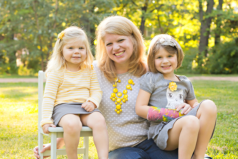 mom and two daughters in Oak Knoll Park, St. Louis