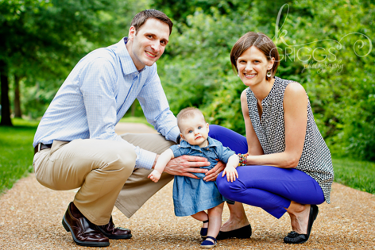 St Louis Family Photographer - KGriggs Photography - little girl and parents - Oak Knoll Park, St. Louis, MO