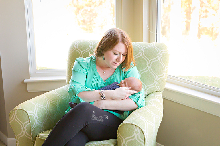 St Louis Newborn Photographer - KGriggs Photography - mom and newborn sitting in chair