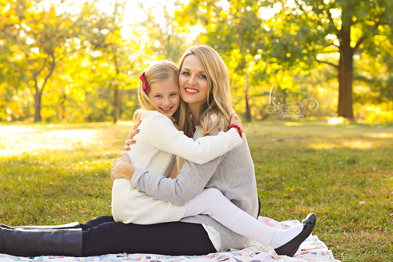 St. Louis Family Photographer - KGriggs Photography - mom and daughter, Queeny Park, St. Louis, MO