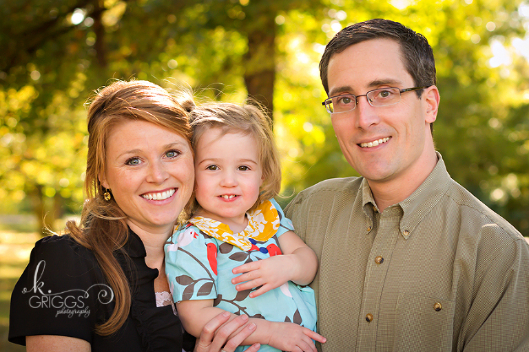 St. Louis Family Photographer - KGriggs Photography - family photo with little girl - Oak Knoll Park, St. Louis, MO