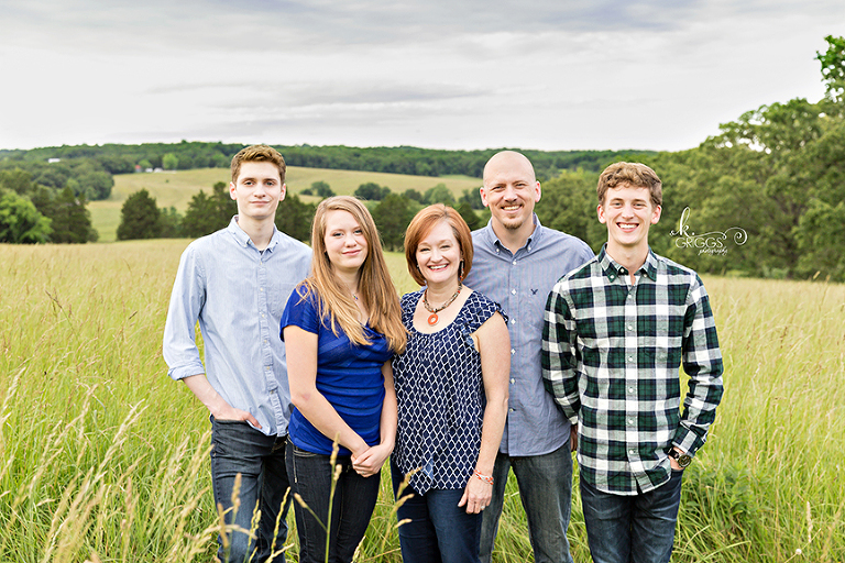 Family of 5 in a field of grass | St. Louis Photographer