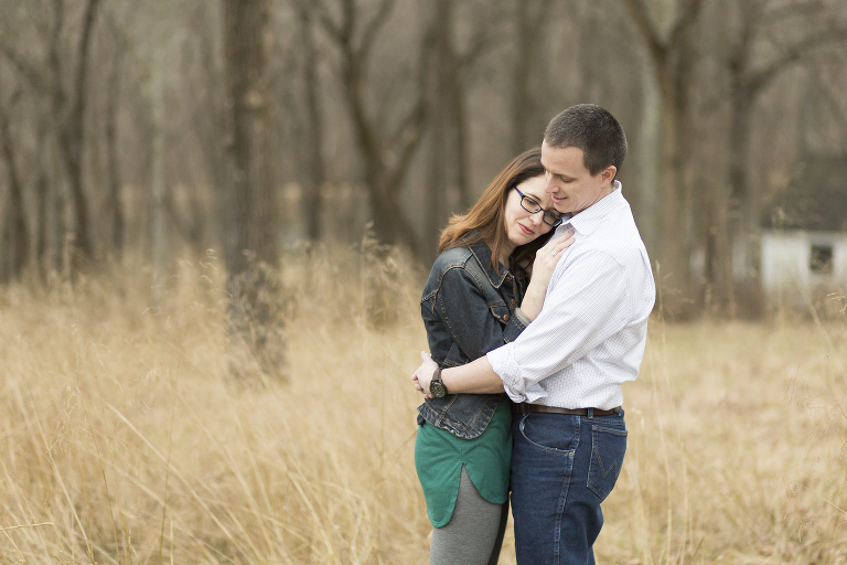 Husband and wife hugging | St. Louis Photographer