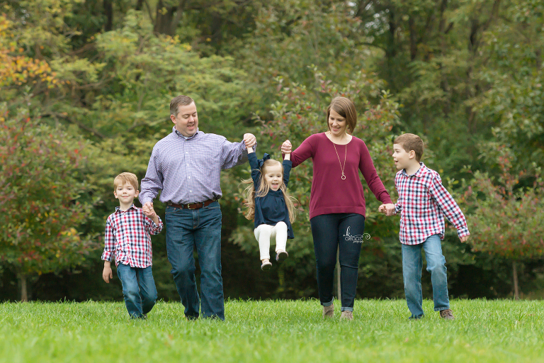 Family of 5 walking toward camera | St. Louis Photographer