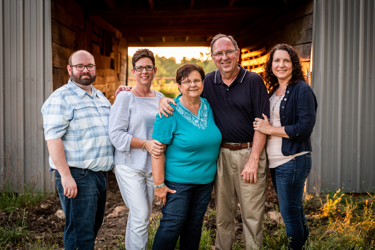 Family of 5 in front of their barn | St. Louis Family Photos
